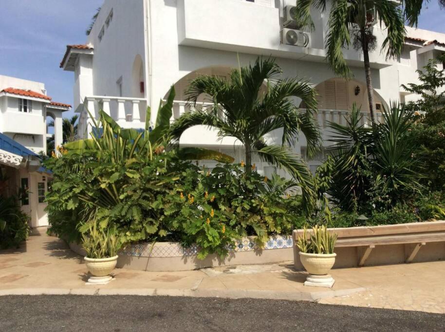 Lush Tropical Apartment Located In A 4-Star Resort Runaway Bay Exterior foto